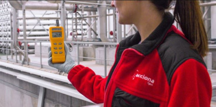 Acciona mujer