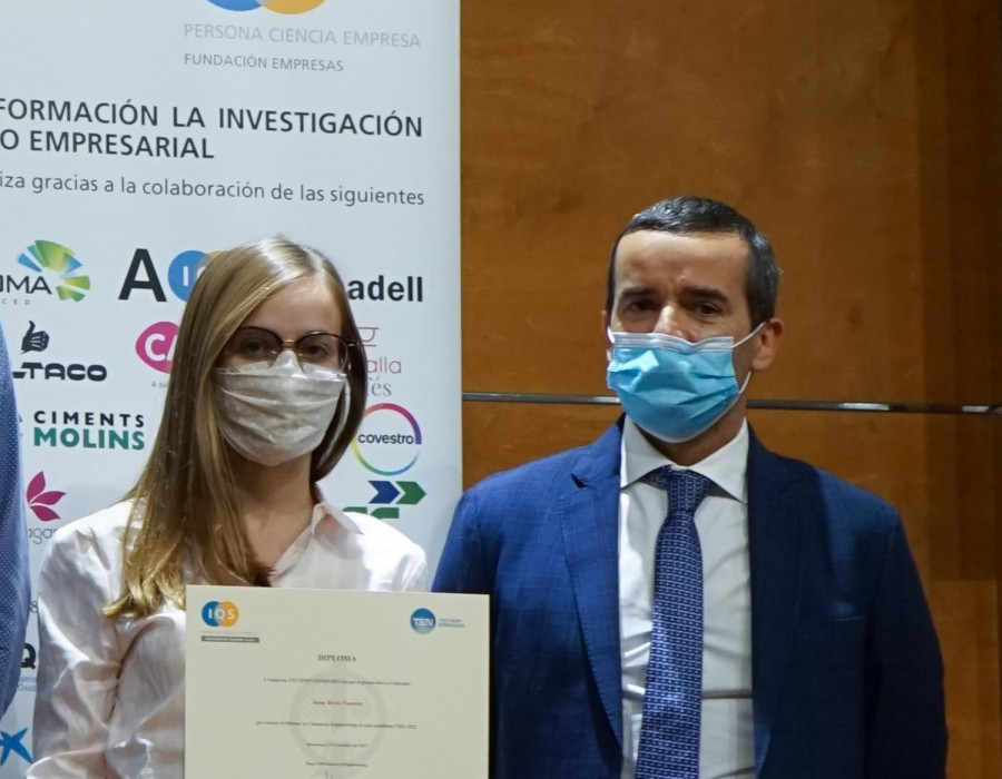 Anna Broto junto a Manel Vera  T.EN Award IQS