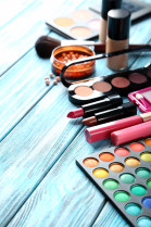 CepilloMaquillajecosmetica123rf