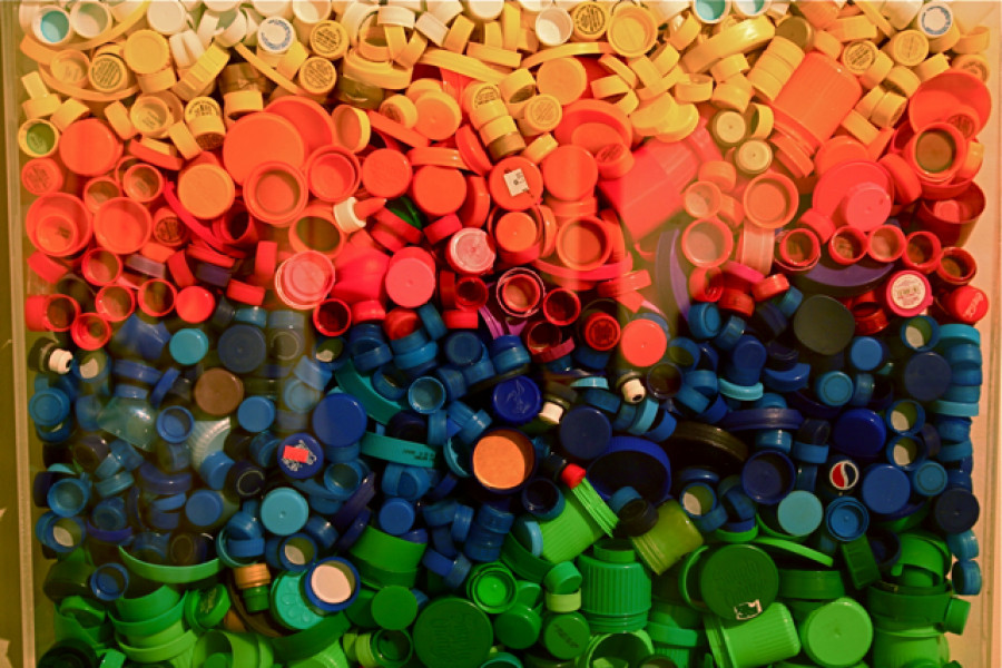 Free plastics bottle caps