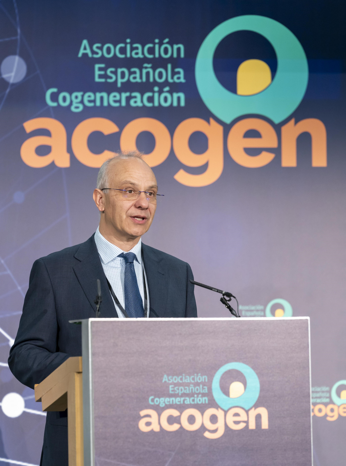 Acogen asamblea presidente